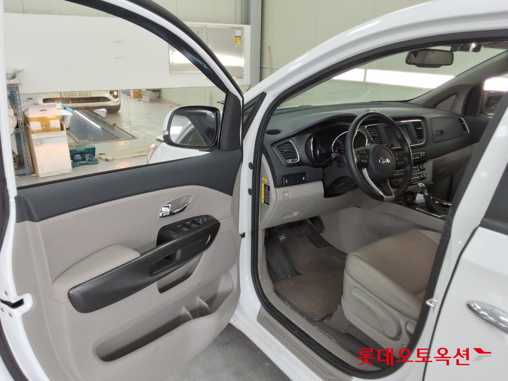 2019 - kia carnival
