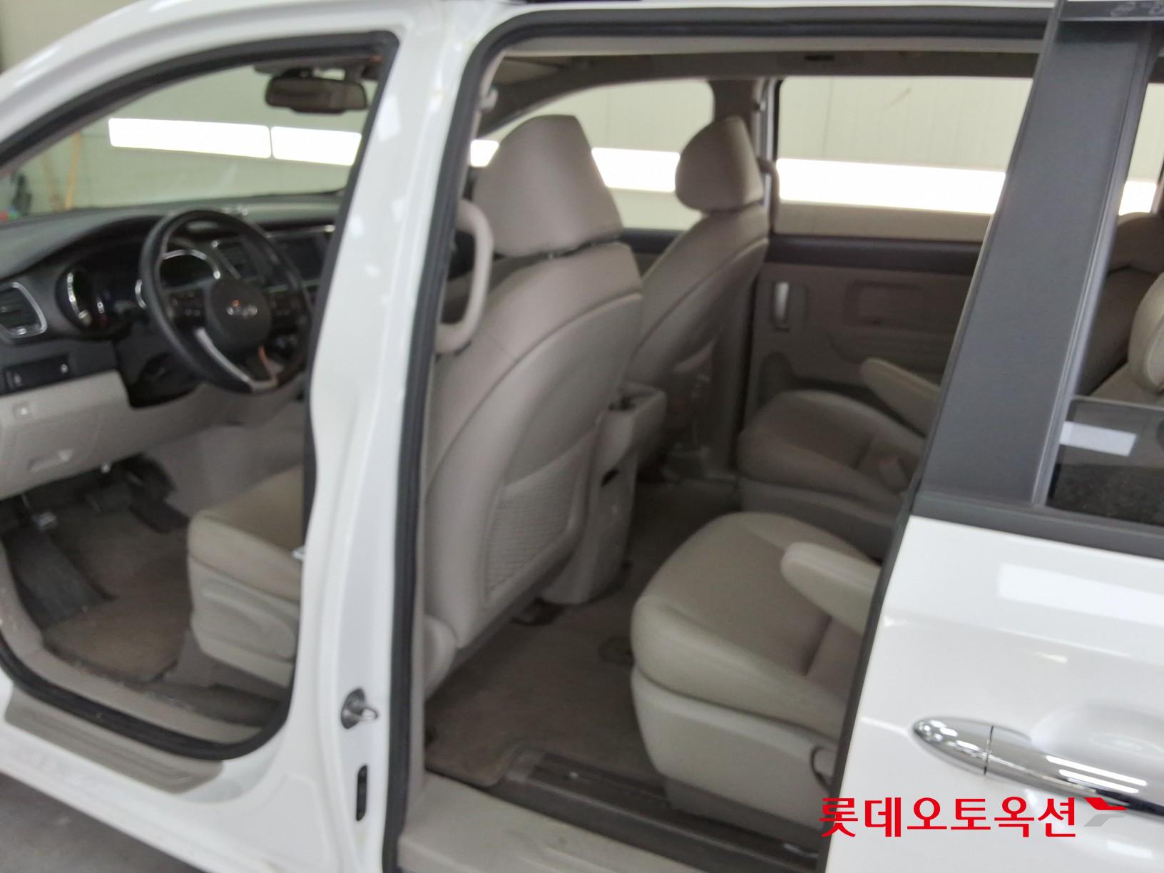 2019 - kia carnival