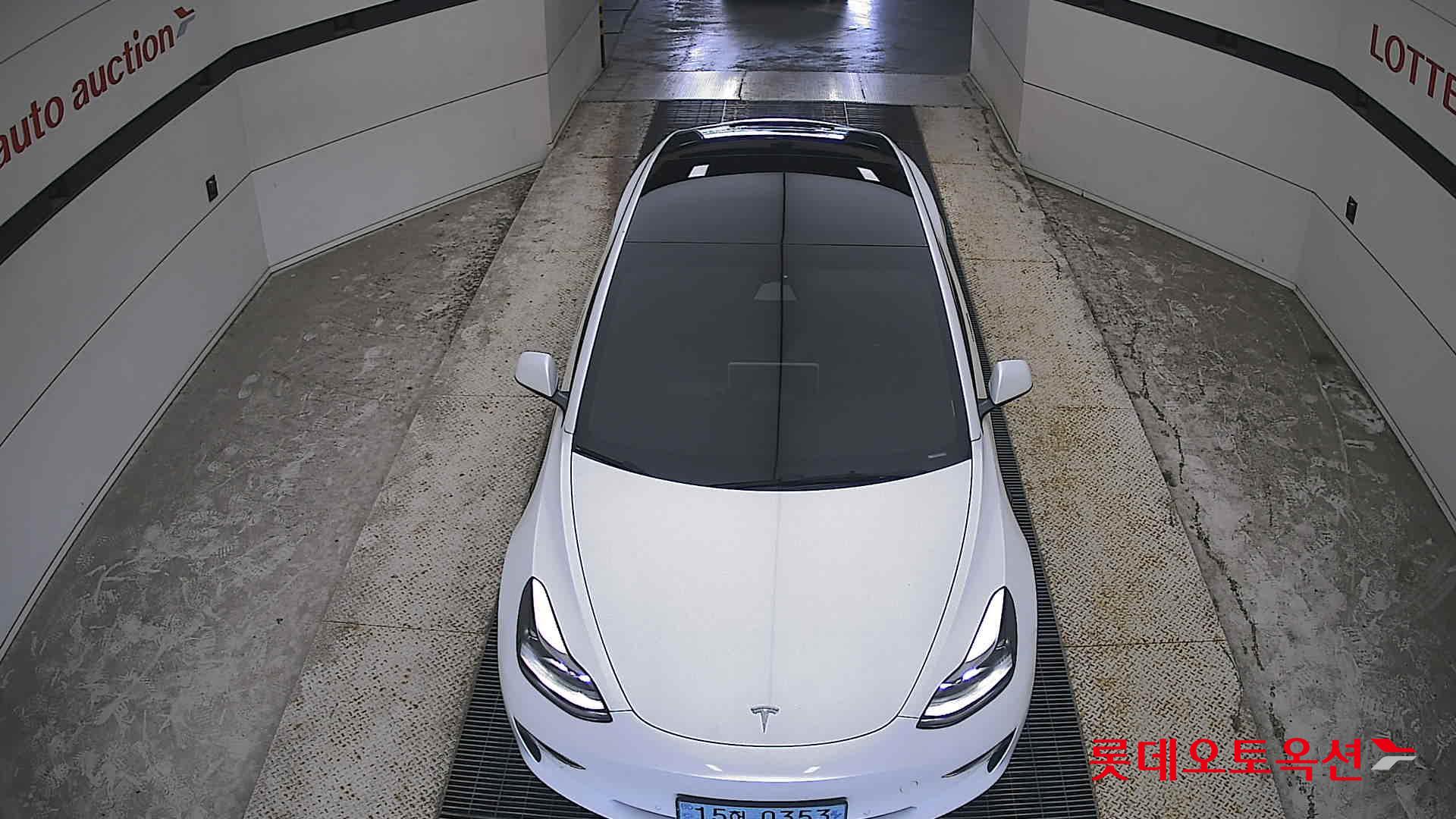 2022 - tesla model 3