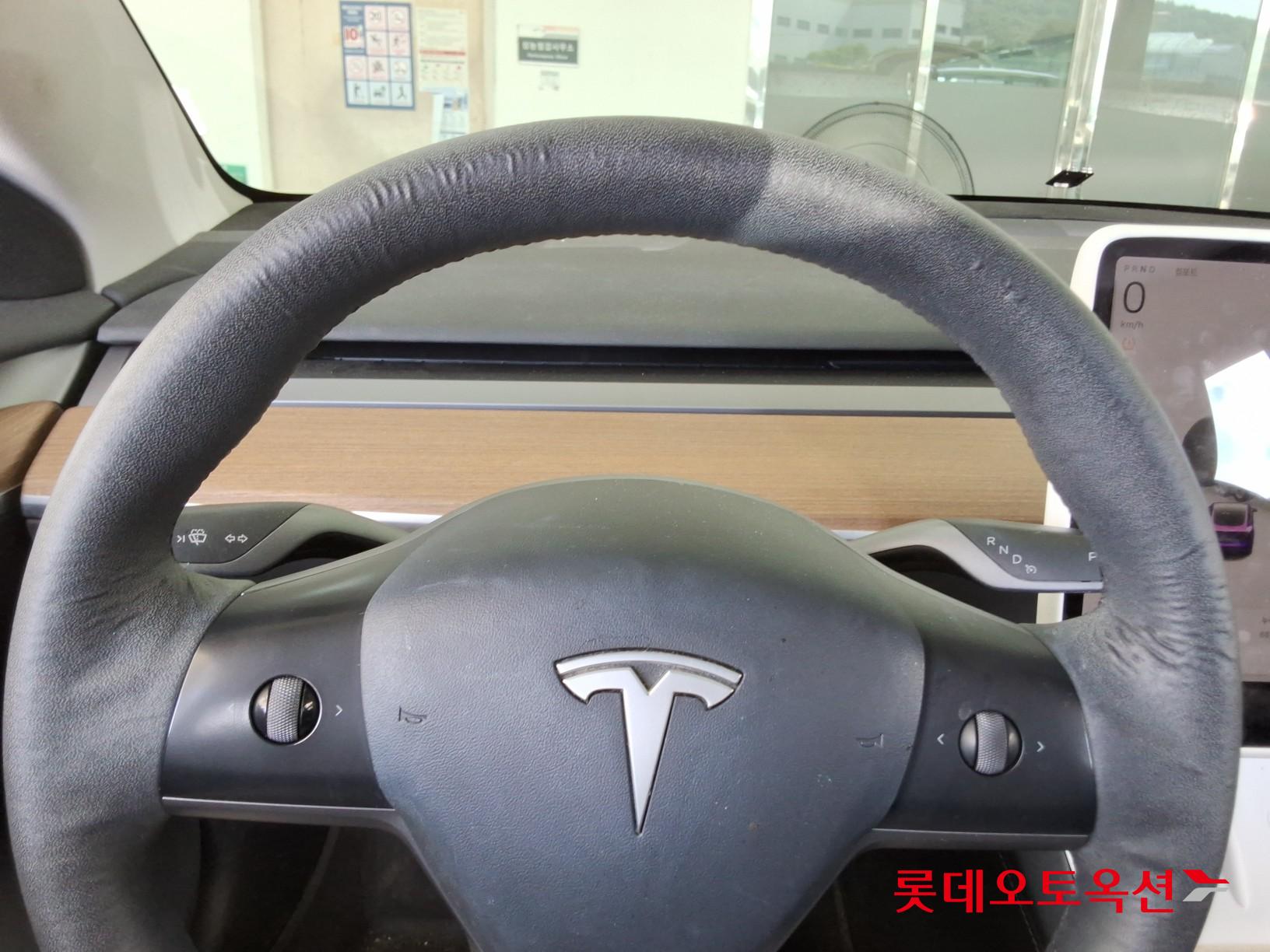 2022 - tesla model 3