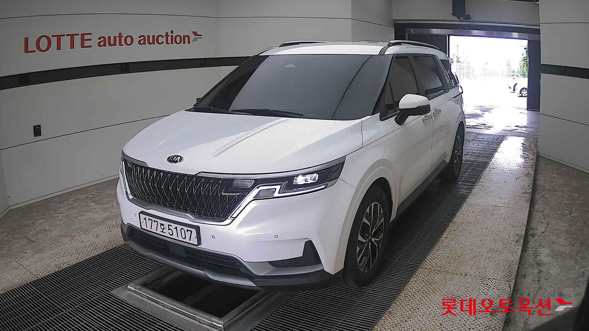 2021 - kia carnival