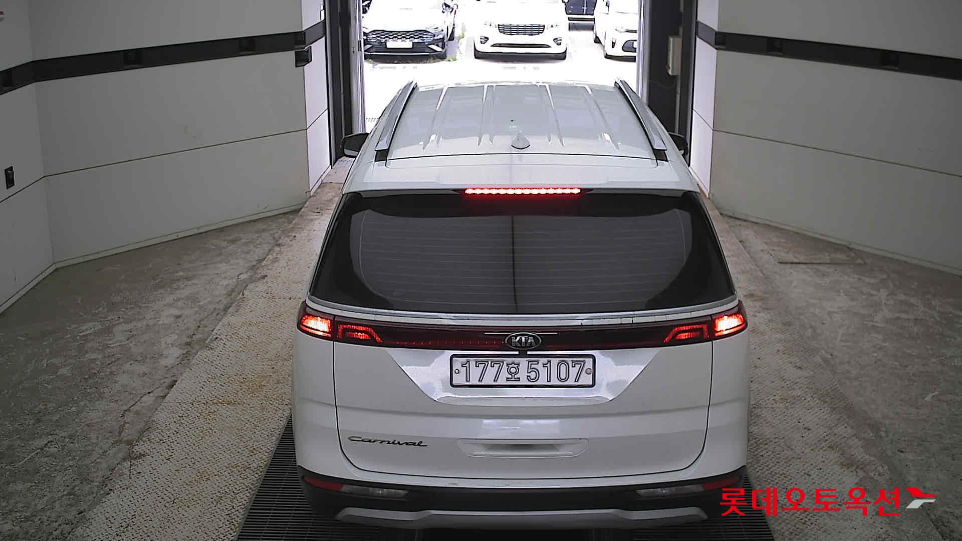 2021 - kia carnival