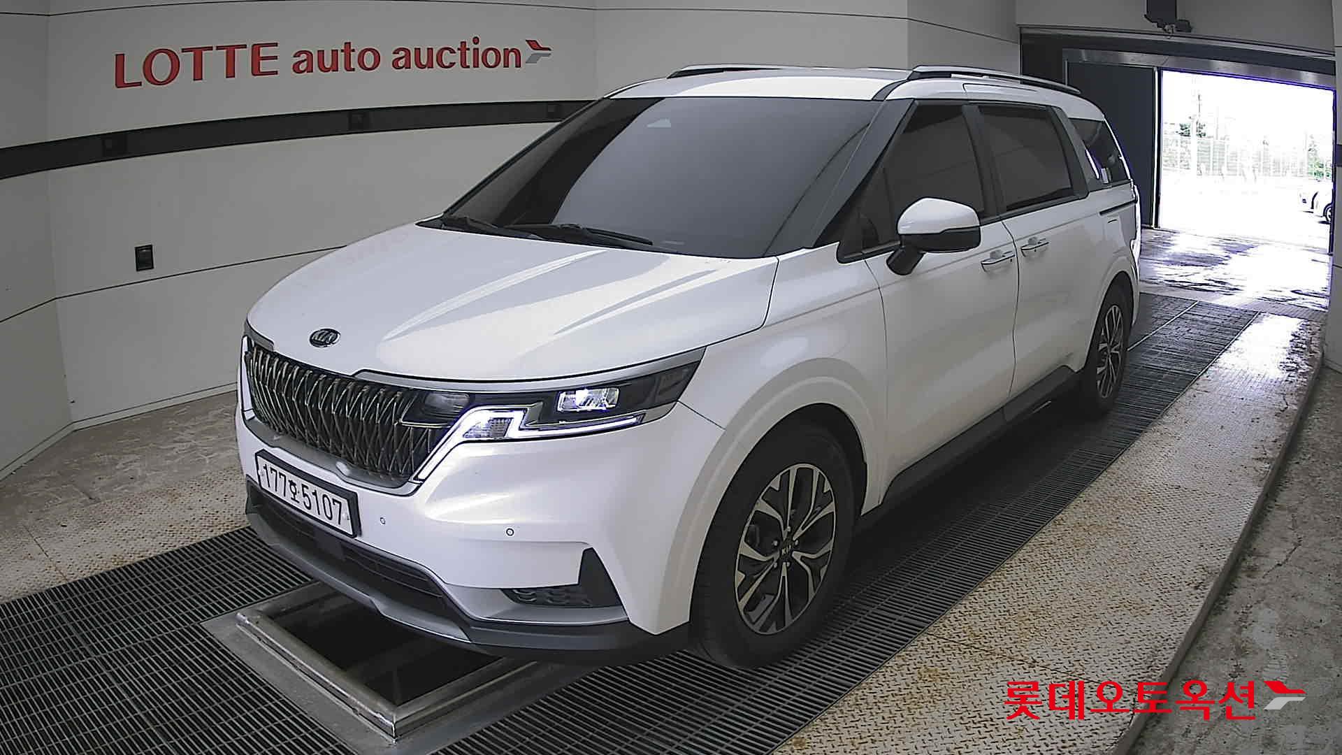 2021 - kia carnival