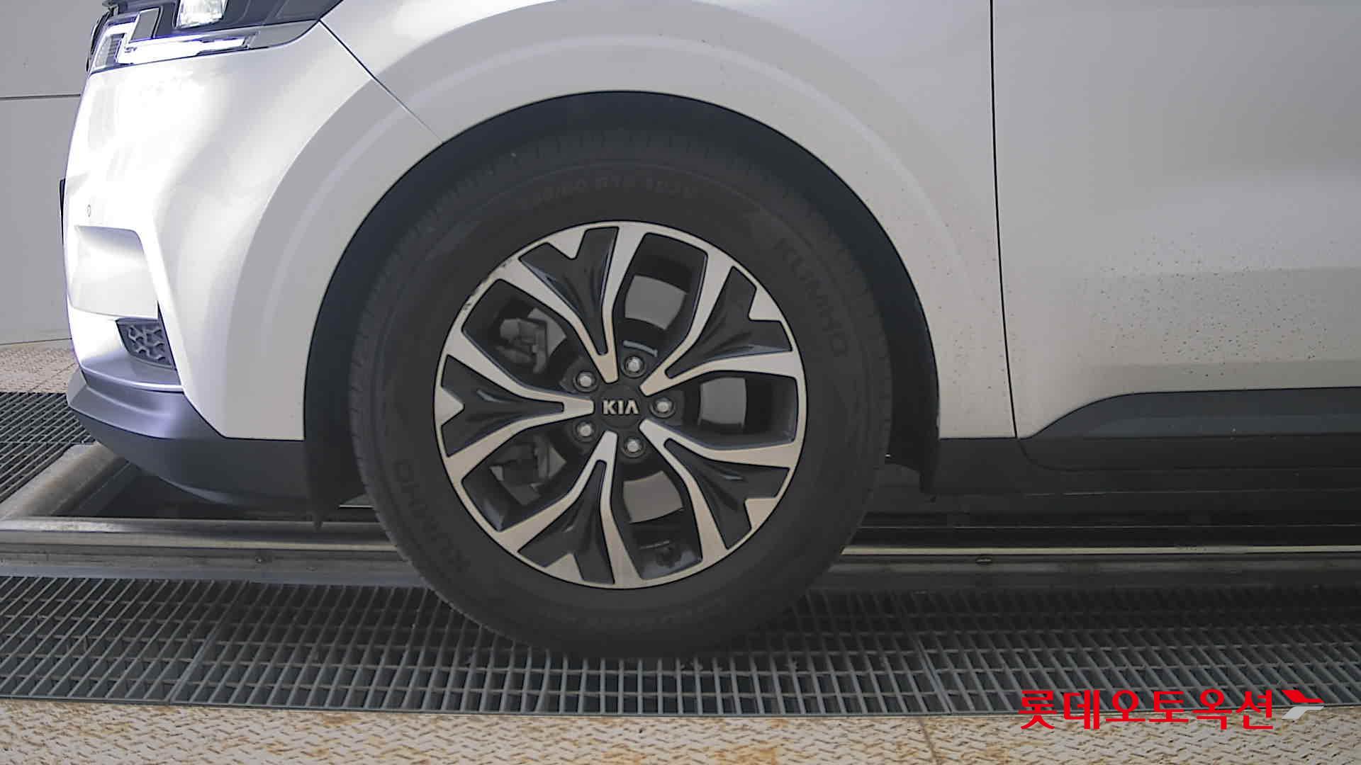 2021 - kia carnival