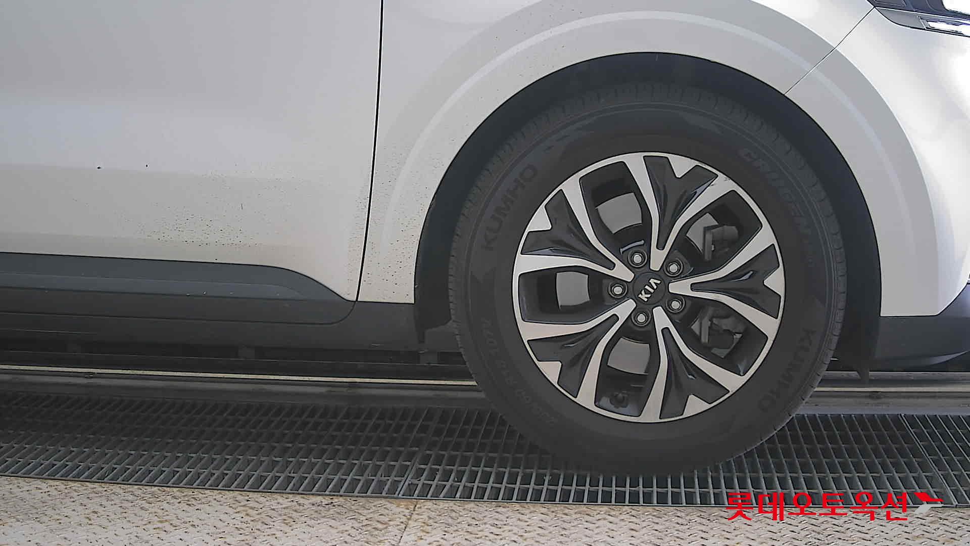 2021 - kia carnival