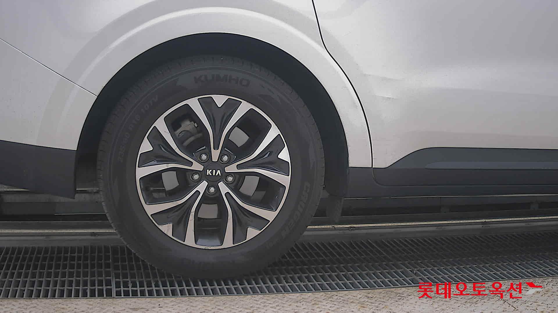 2021 - kia carnival