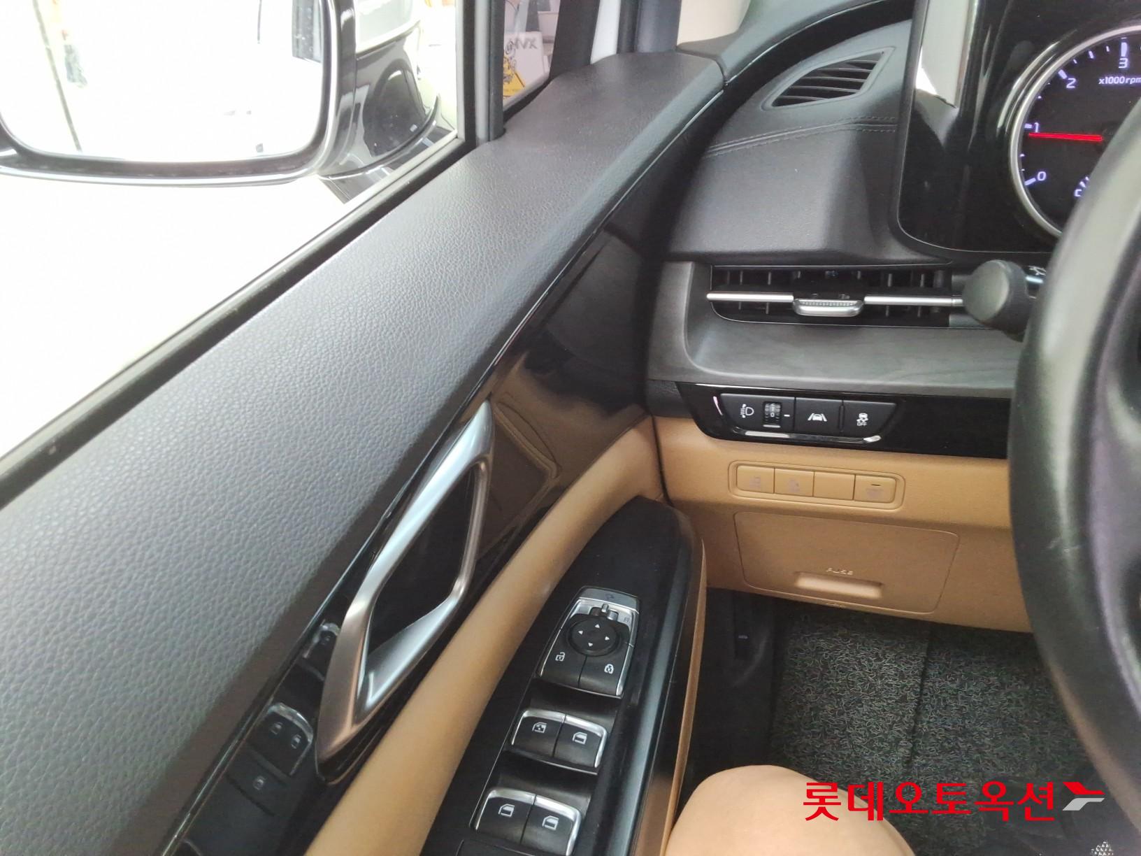 2021 - kia carnival