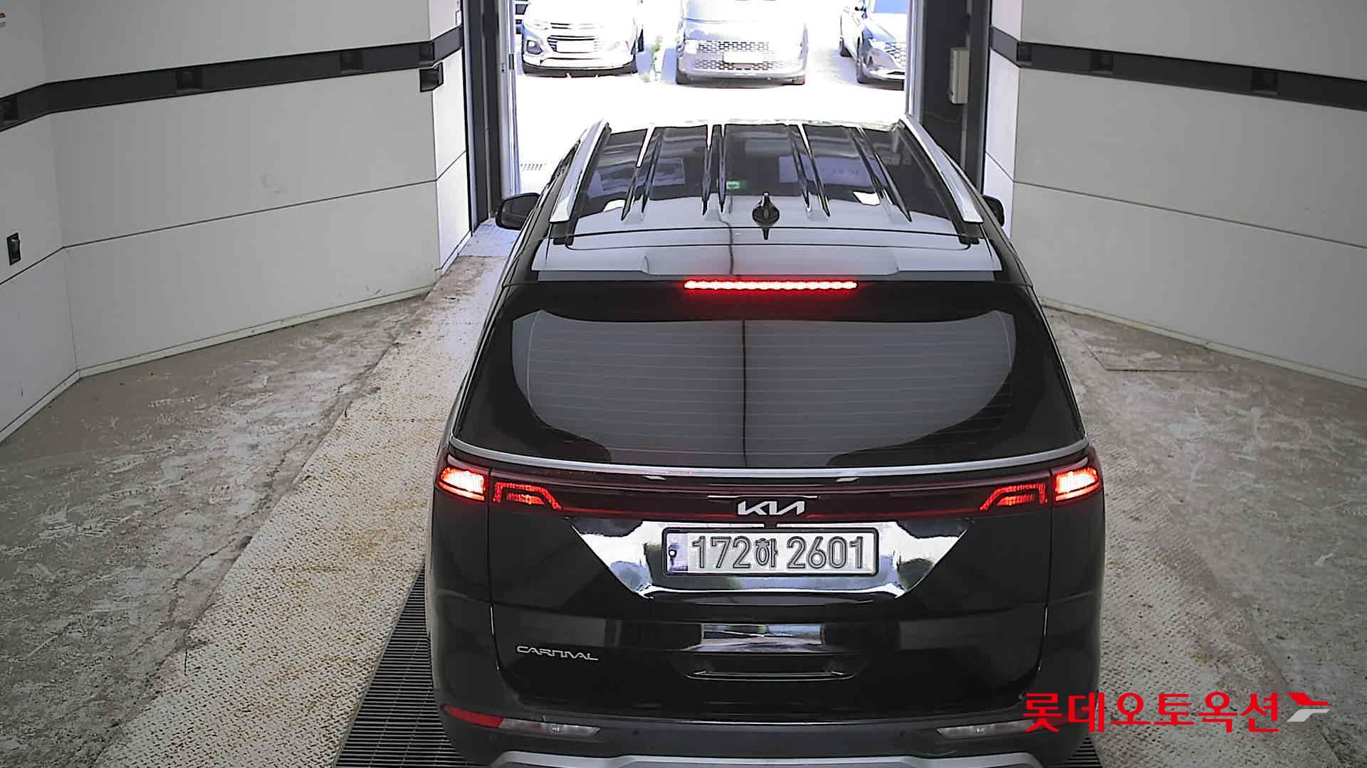 2023 - kia carnival