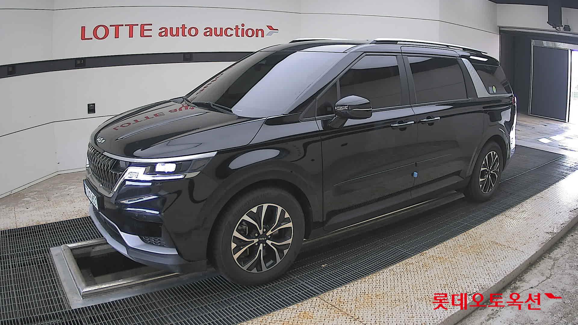 2023 - kia carnival
