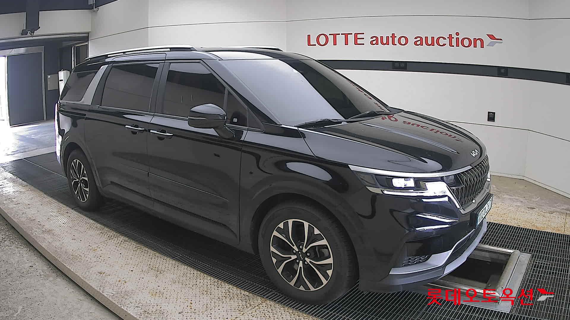 2023 - kia carnival