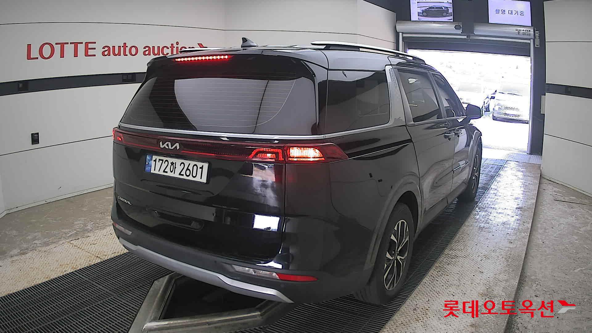 2023 - kia carnival