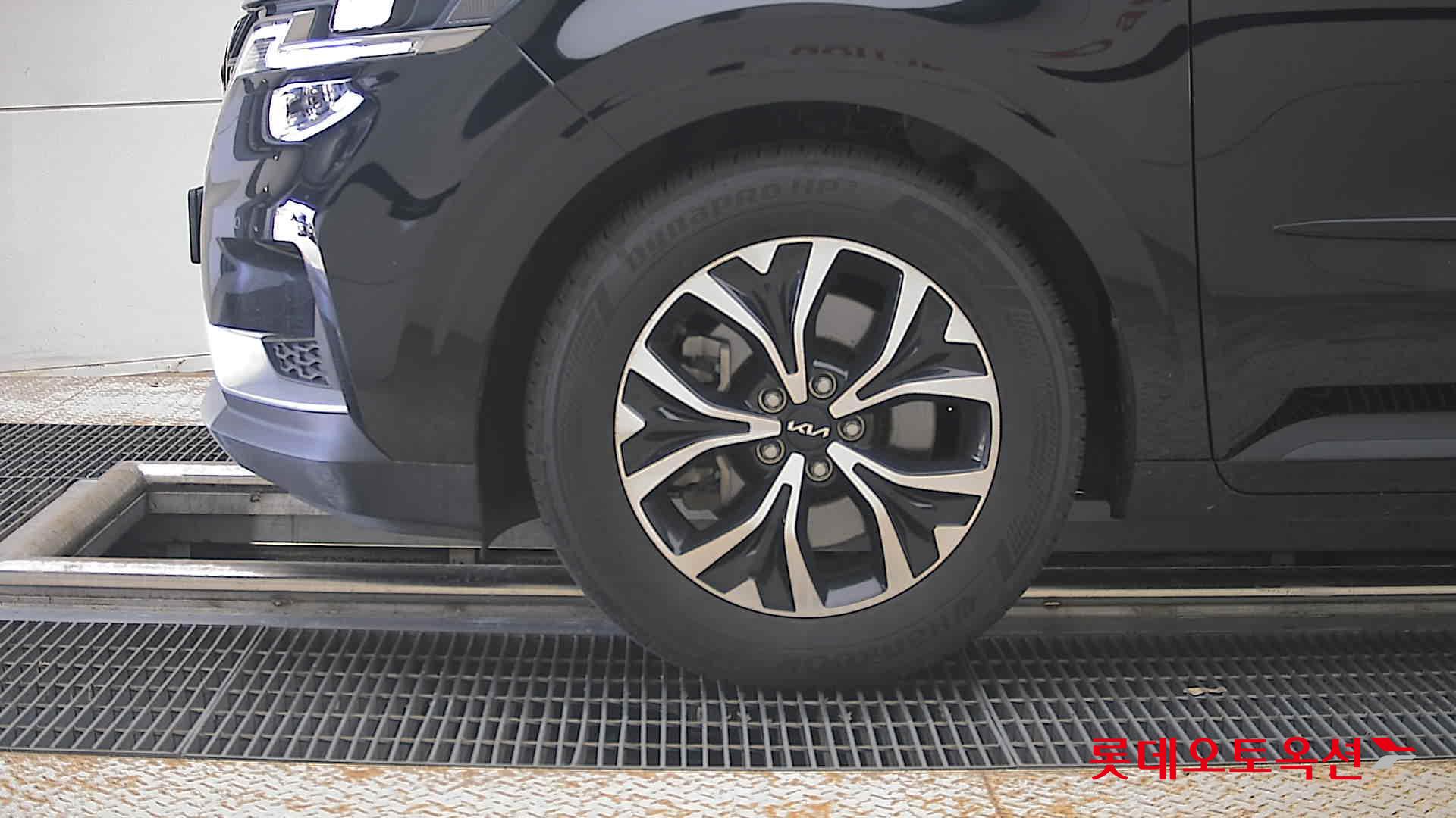2023 - kia carnival