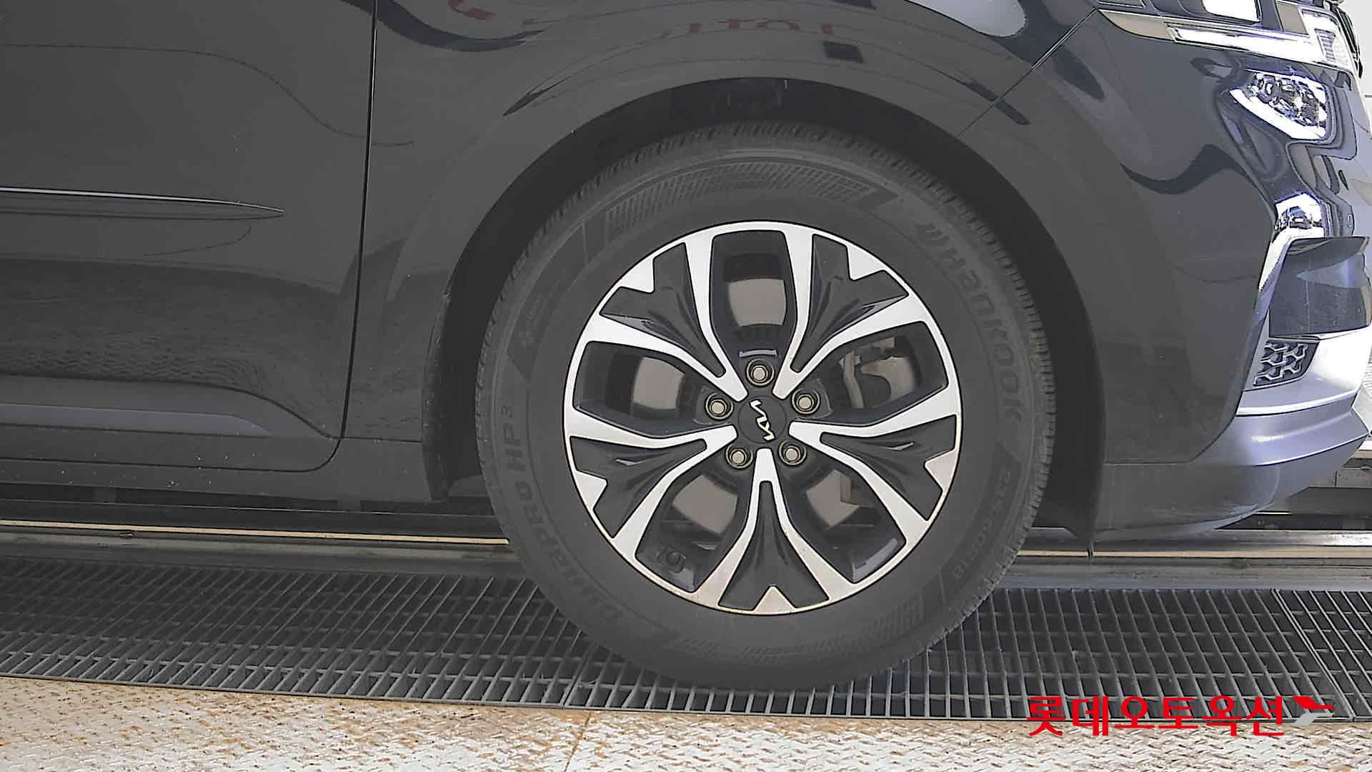 2023 - kia carnival