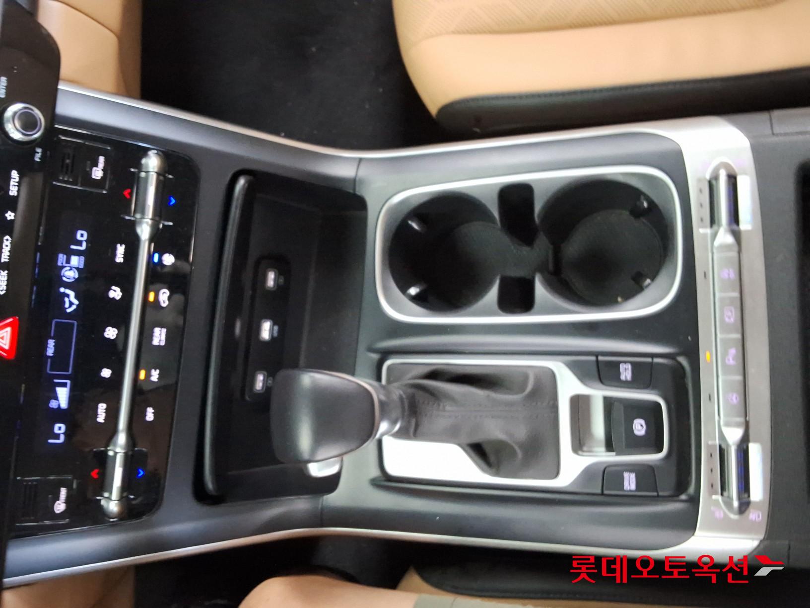 2023 - kia carnival