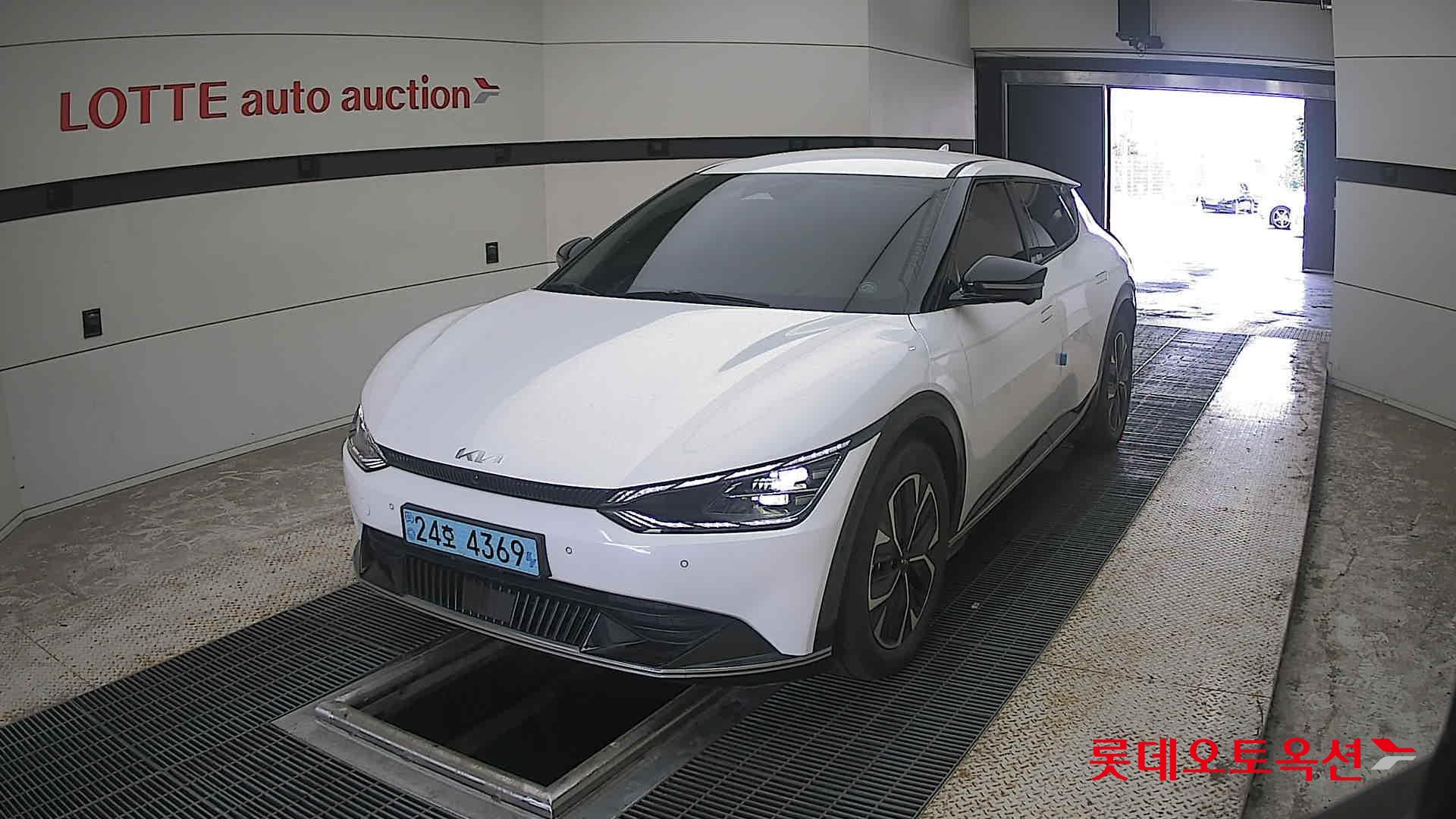 2023 - kia ev6