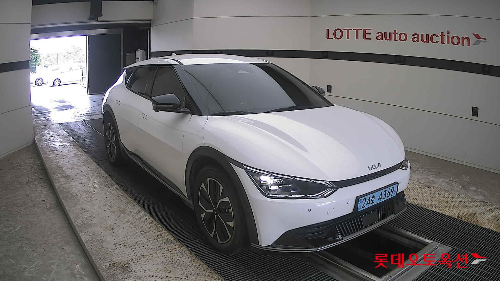 2023 - kia ev6