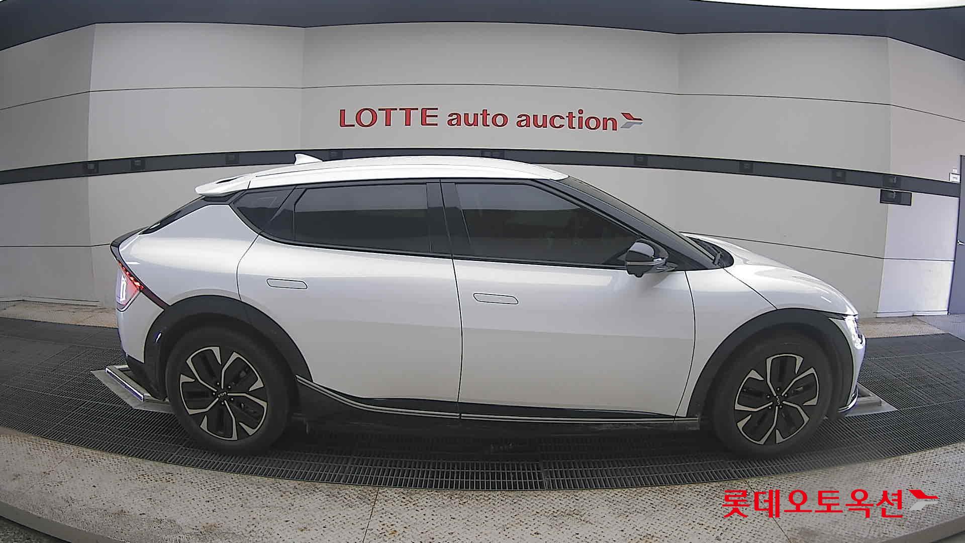 2023 - kia ev6