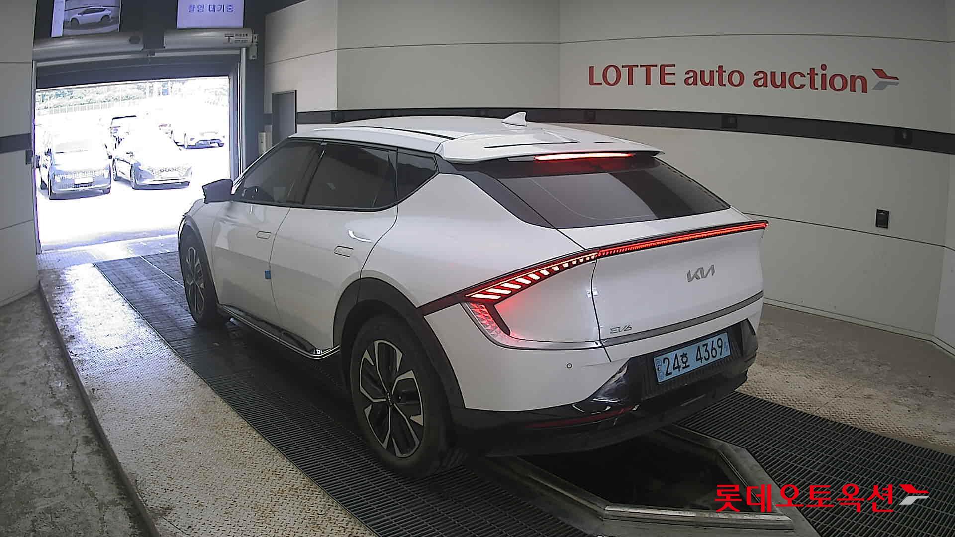 2023 - kia ev6