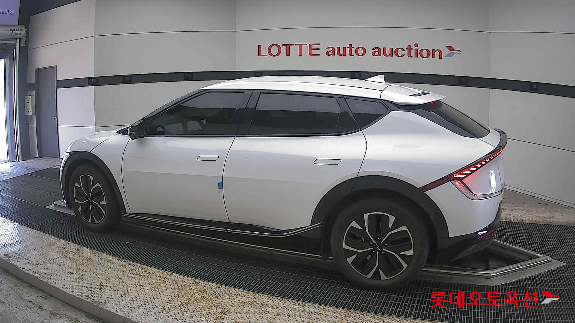 2023 - kia ev6