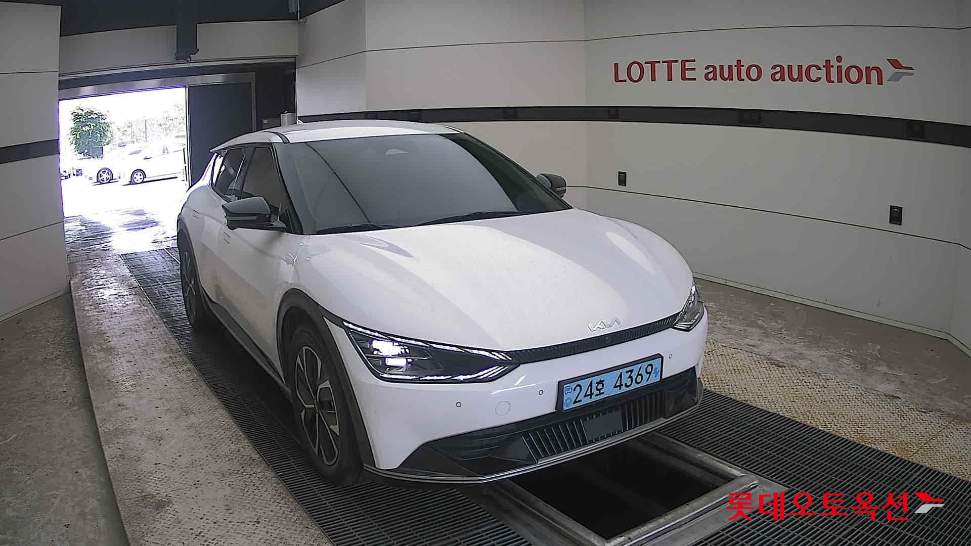 2023 - kia ev6