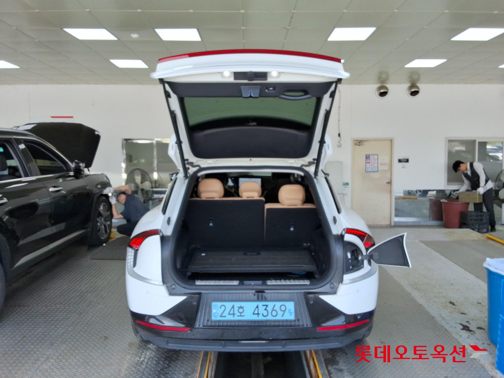 2023 - kia ev6