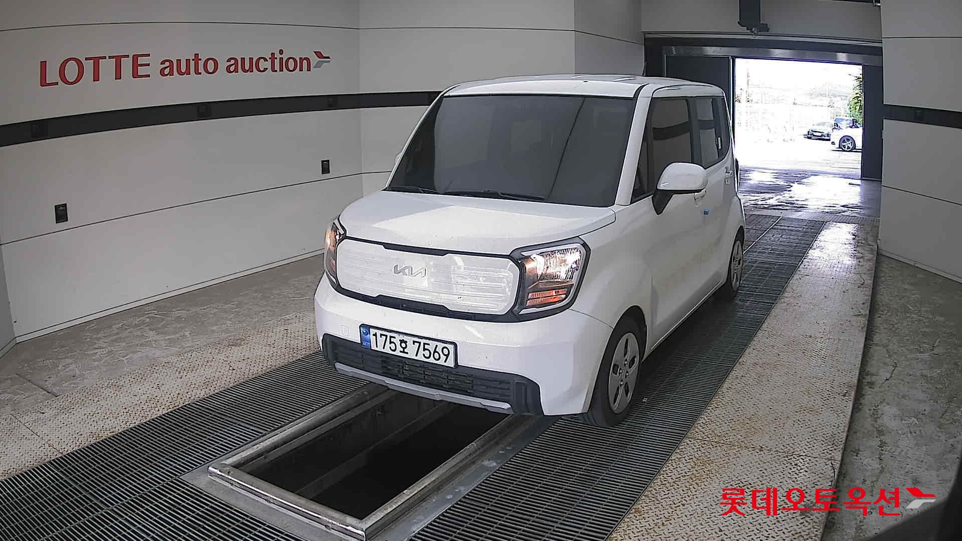 2023 - kia ray
