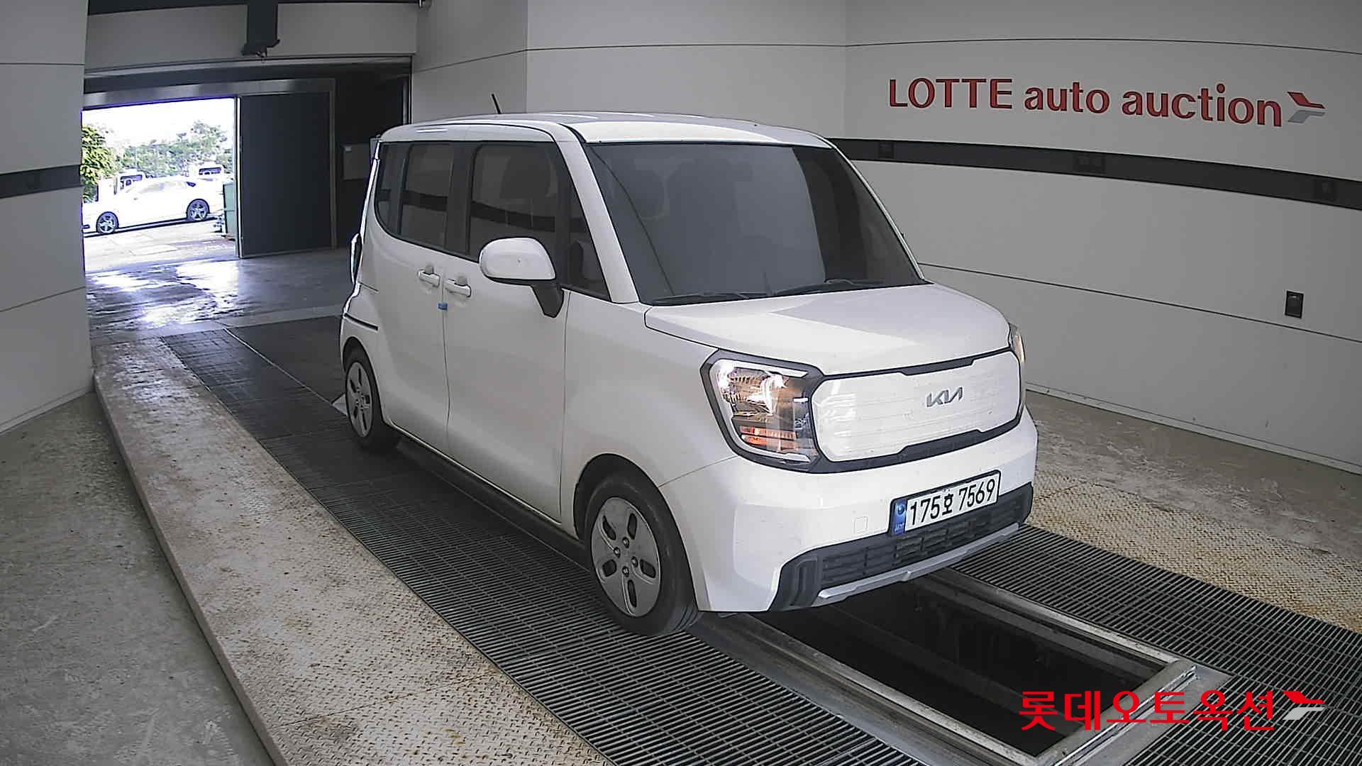 2023 - kia ray