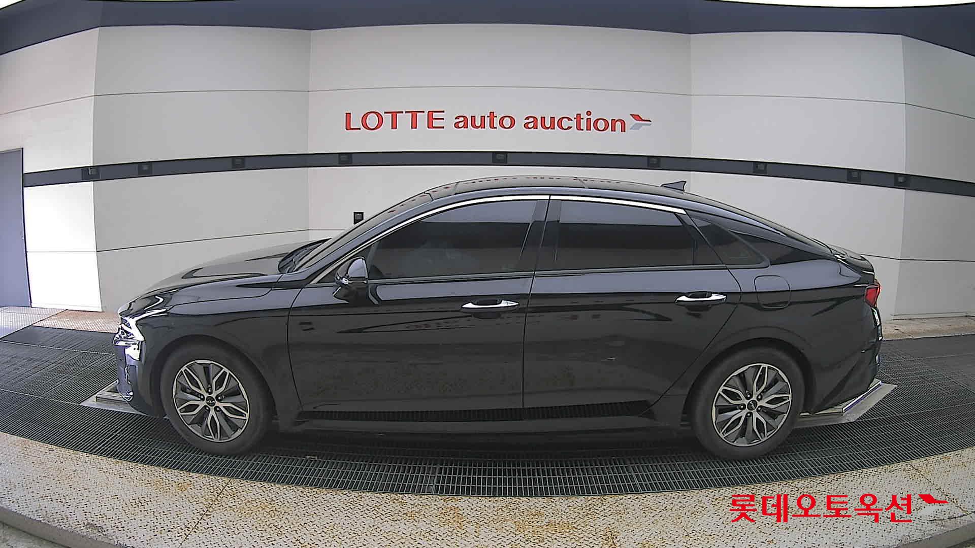 2022 - kia k5