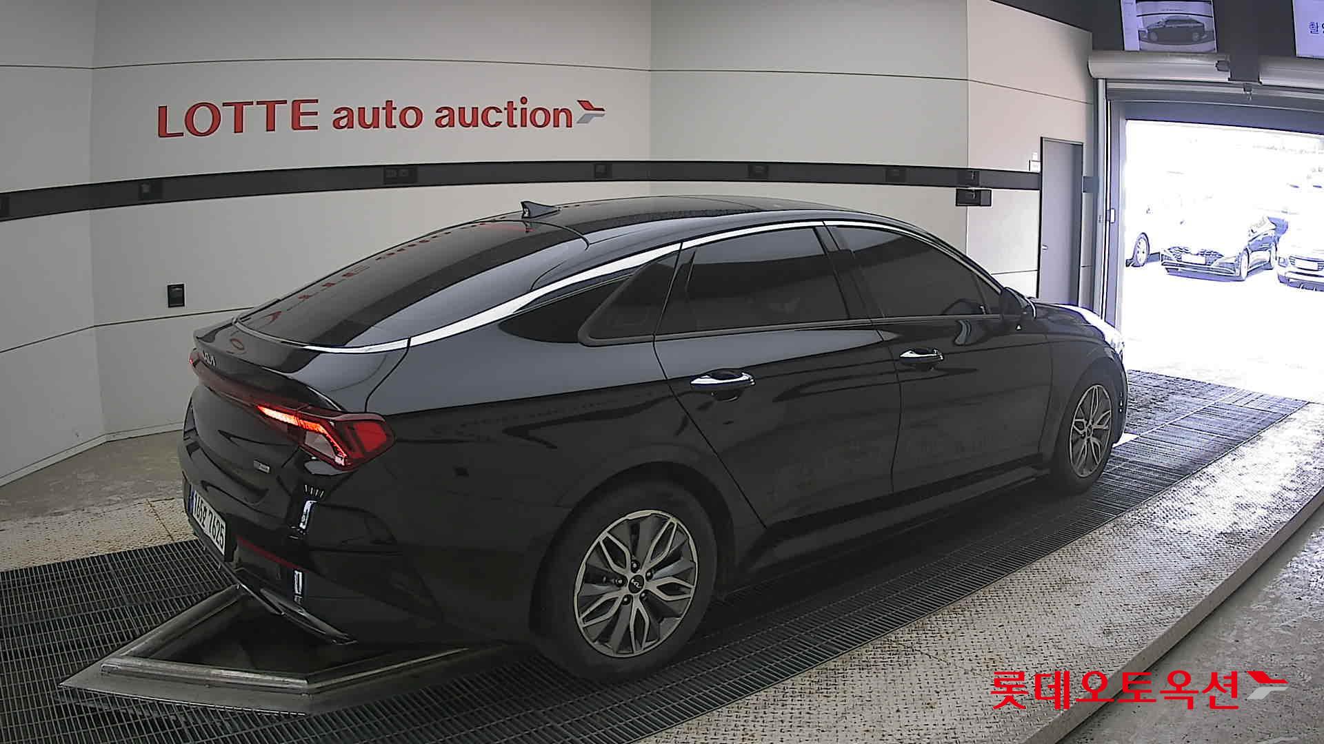 2022 - kia k5