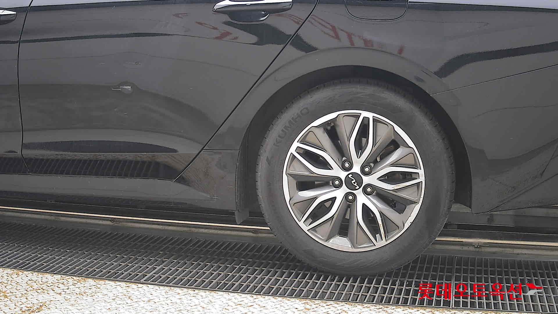 2022 - kia k5