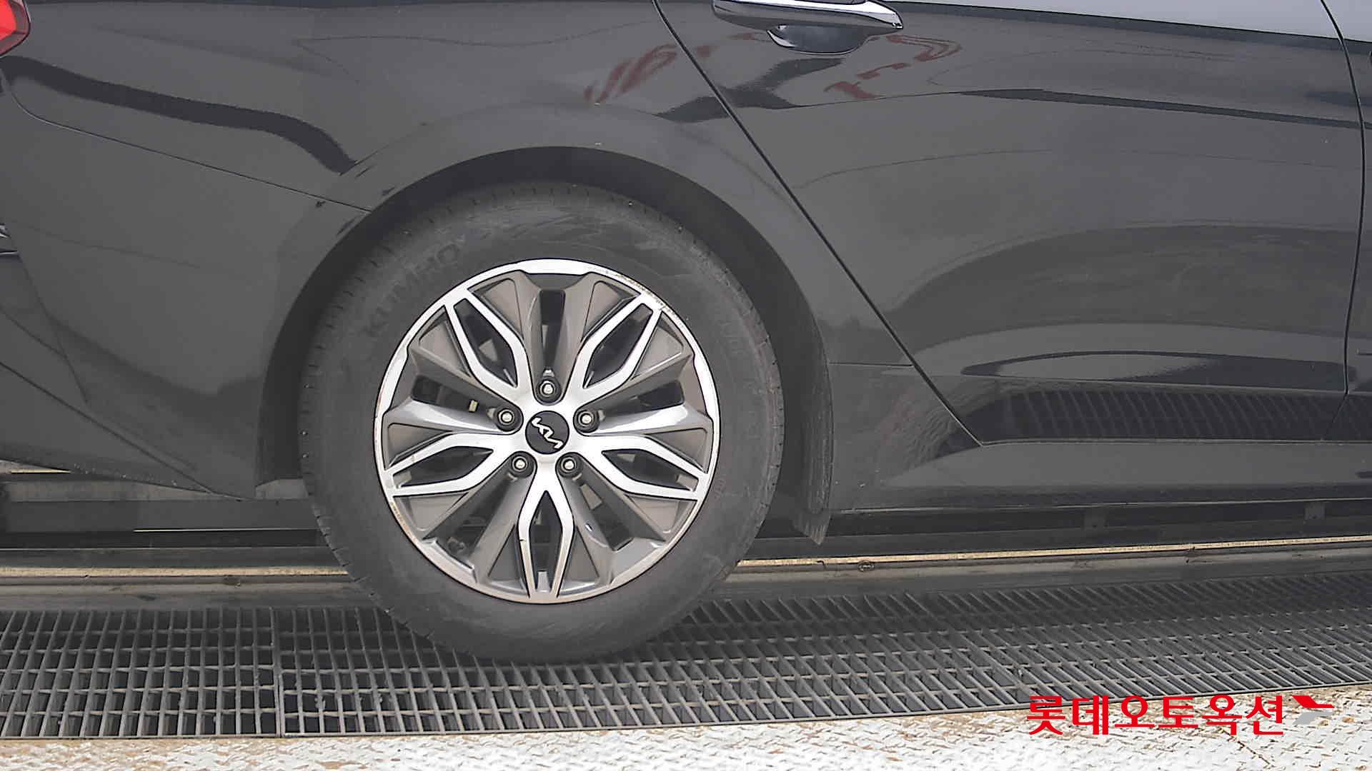 2022 - kia k5