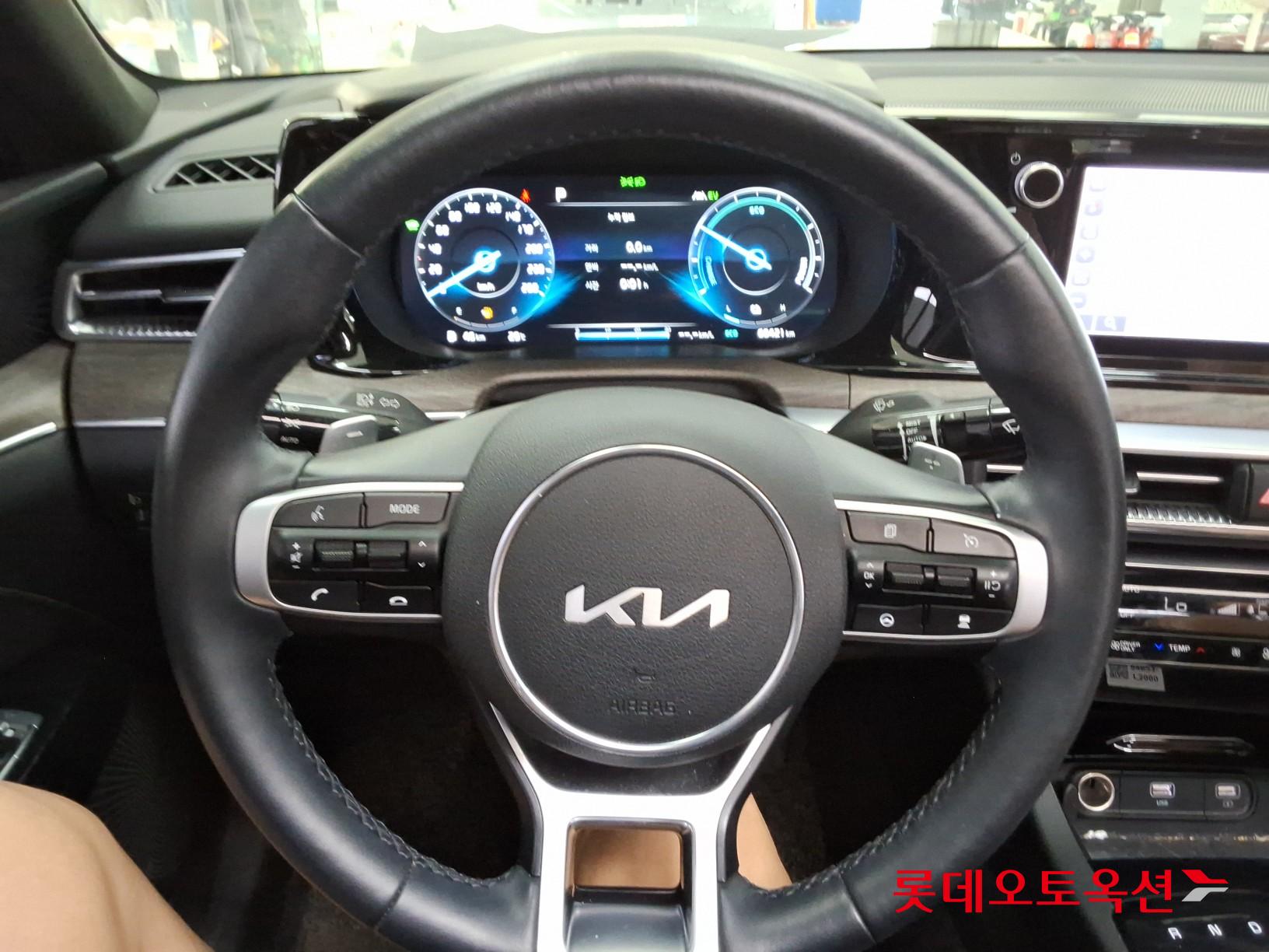 2022 - kia k5