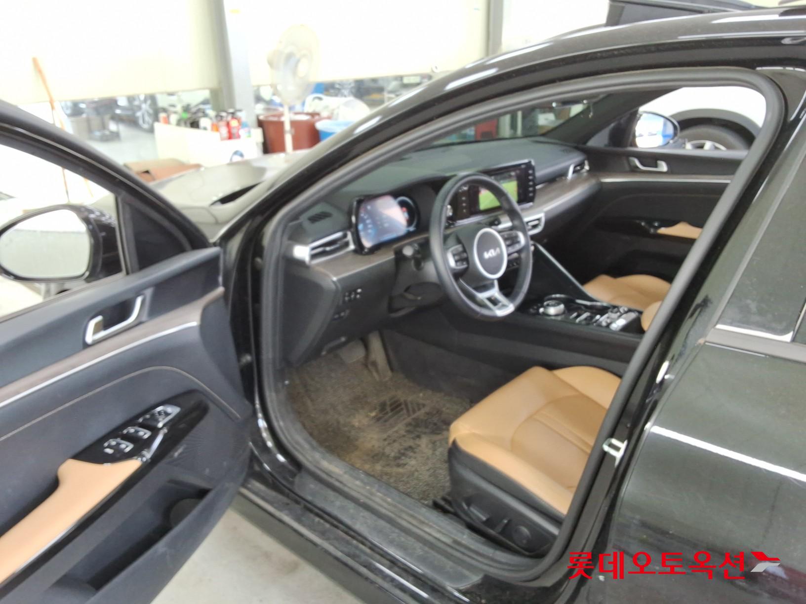 2022 - kia k5