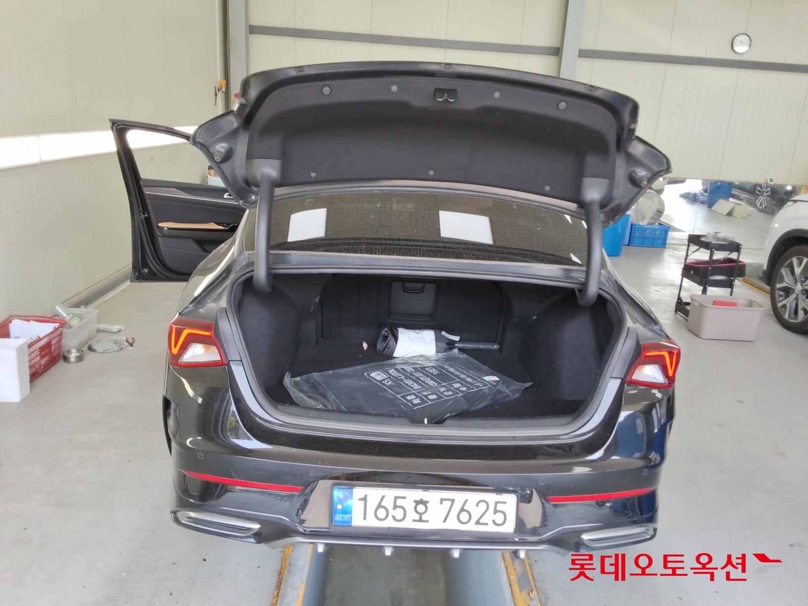 2022 - kia k5