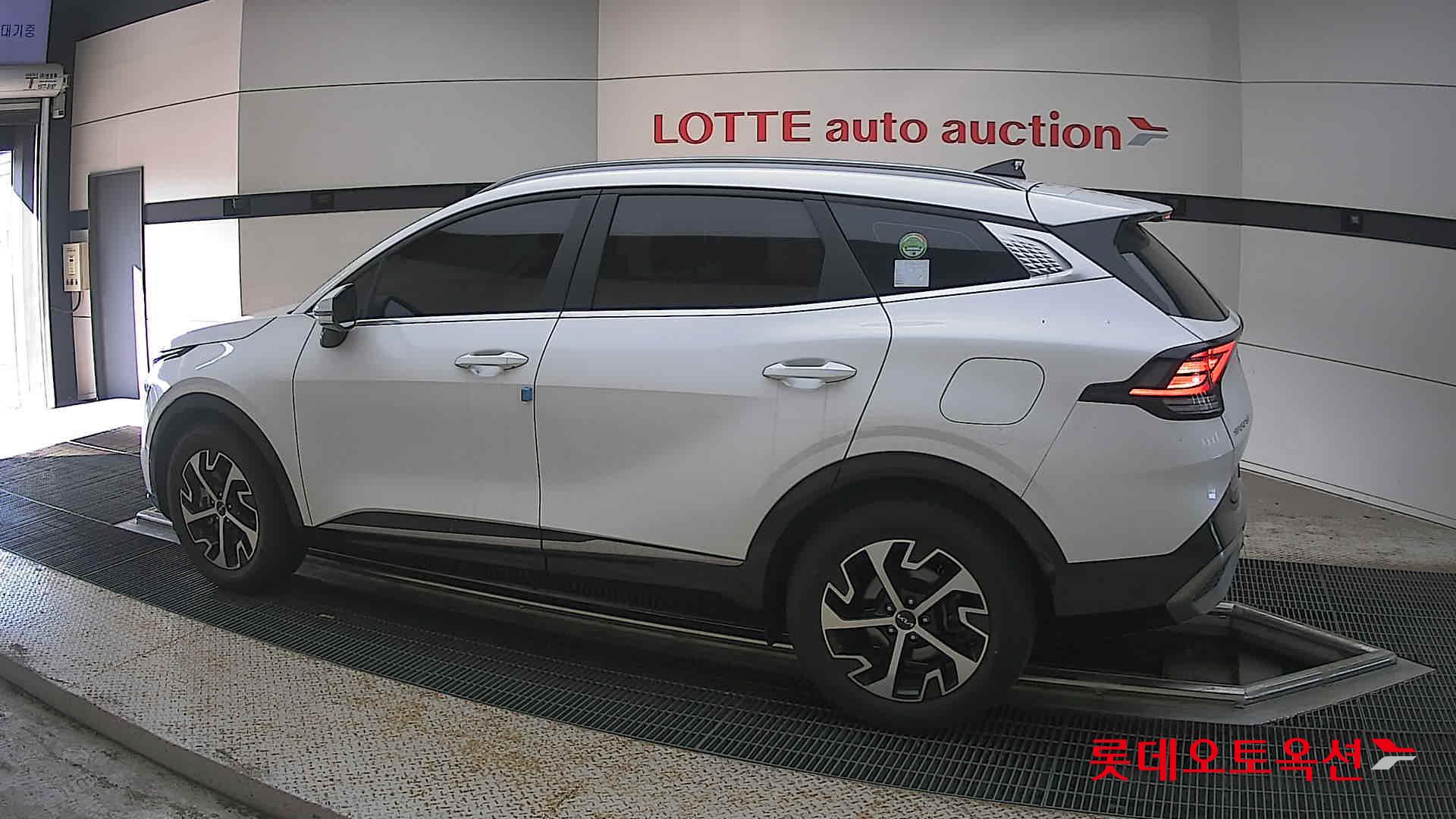 2022 - kia sportage