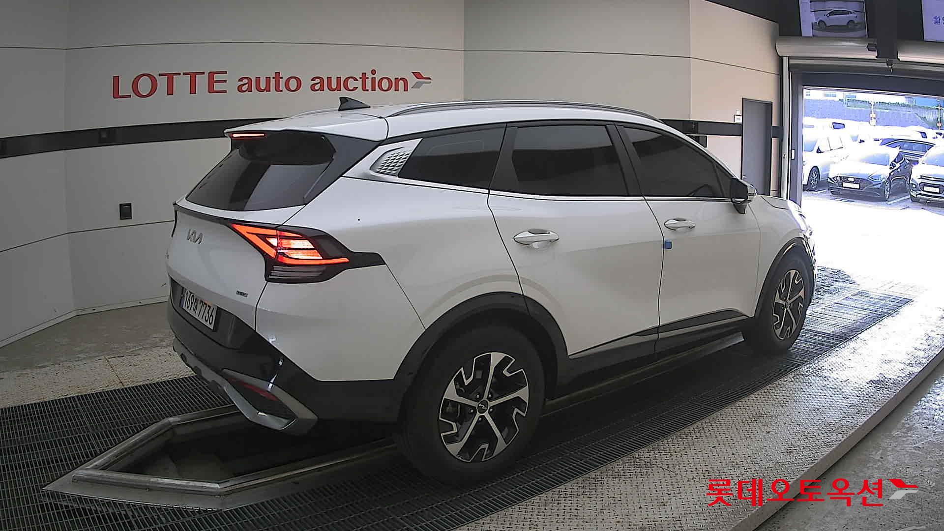 2022 - kia sportage