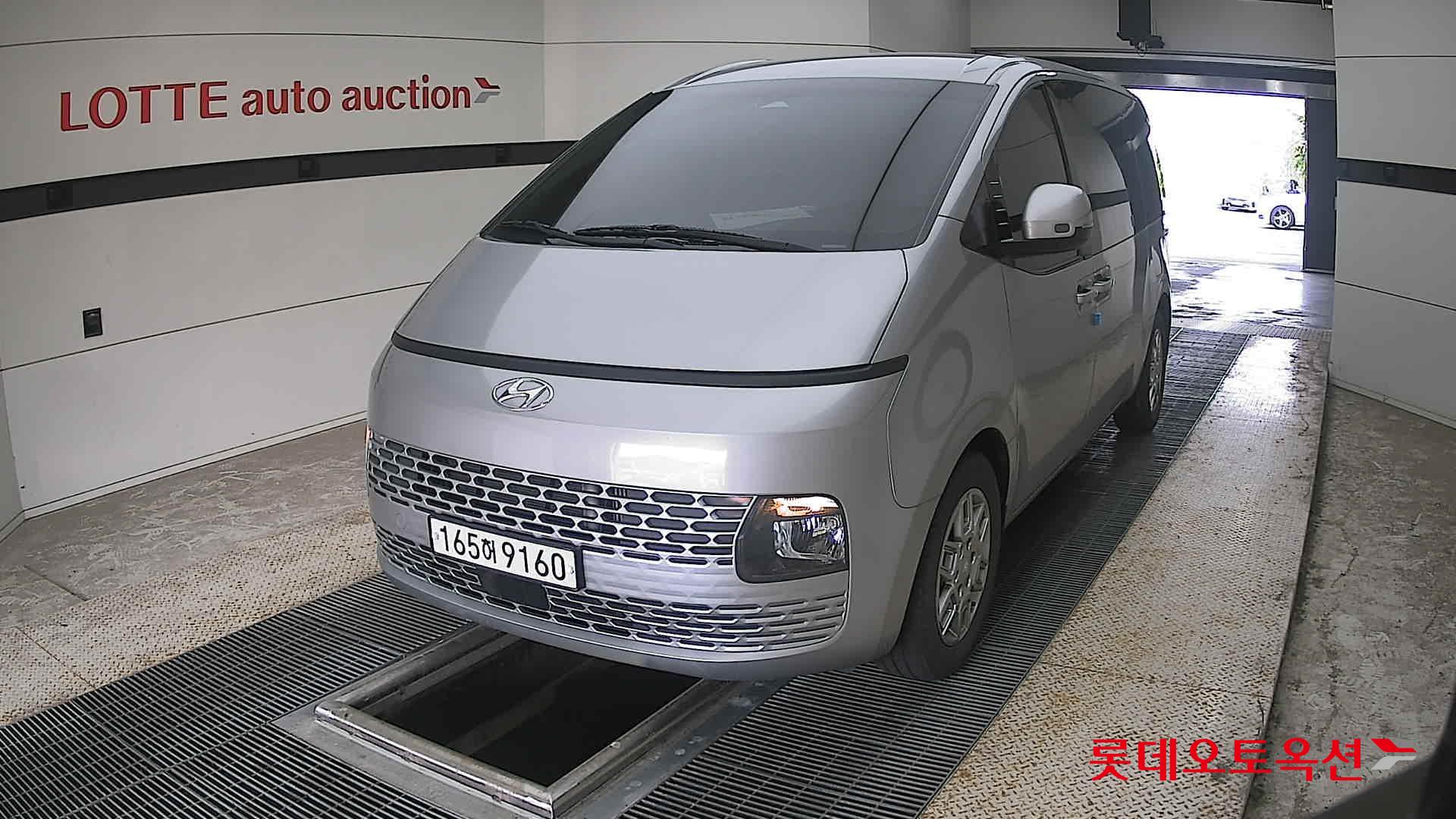 2022 - hyundai staria