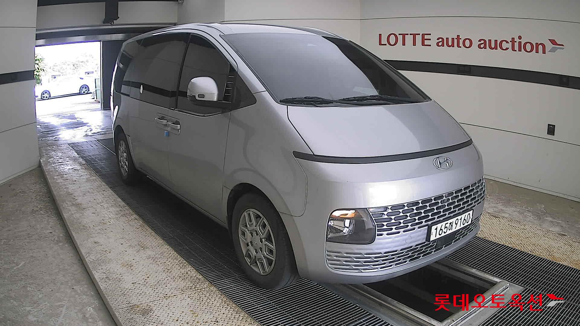 2022 - hyundai staria