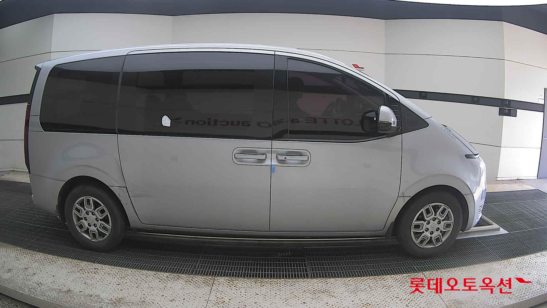 2022 - hyundai staria
