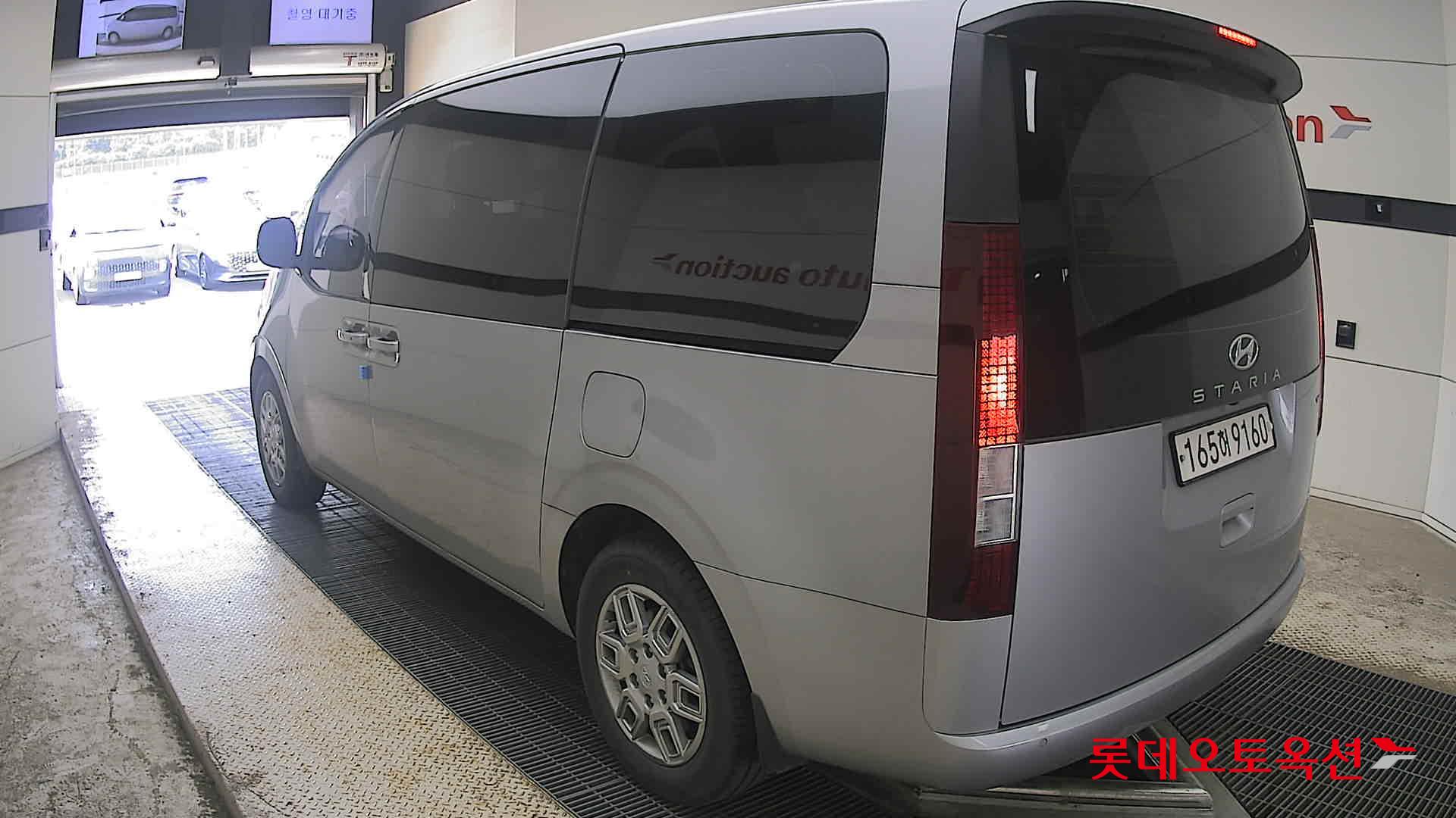 2022 - hyundai staria