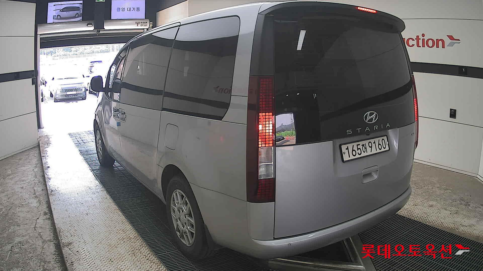 2022 - hyundai staria
