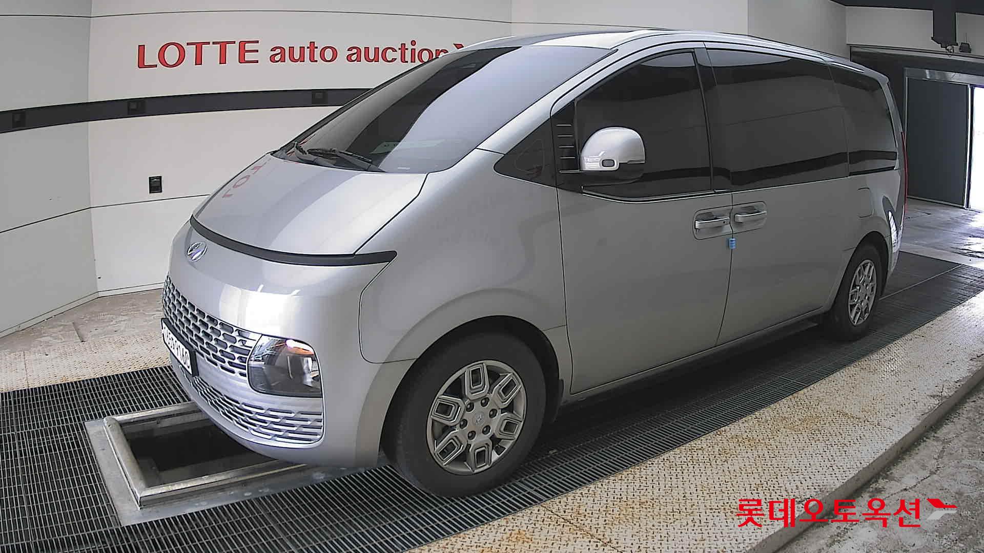 2022 - hyundai staria