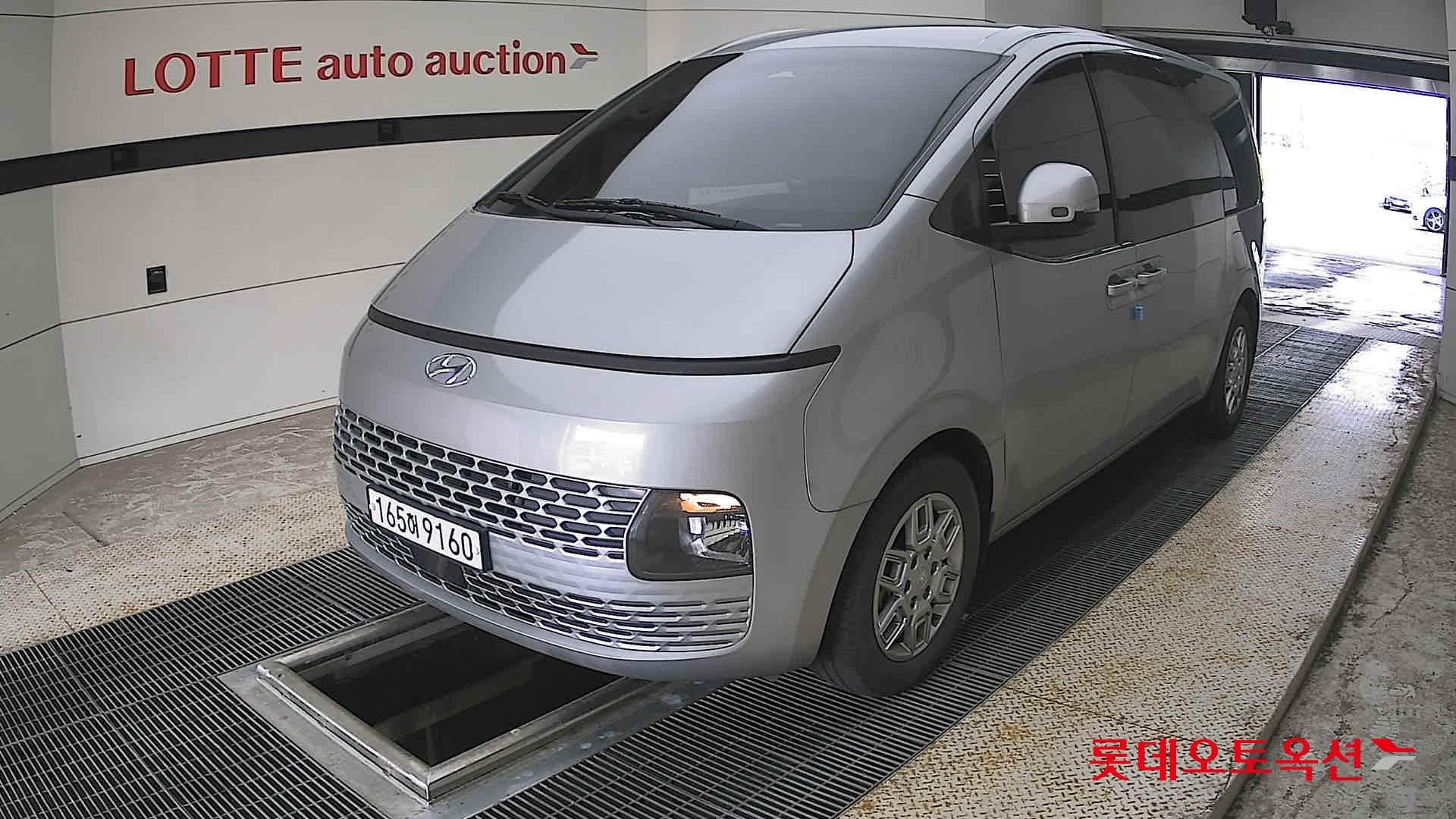 2022 - hyundai staria