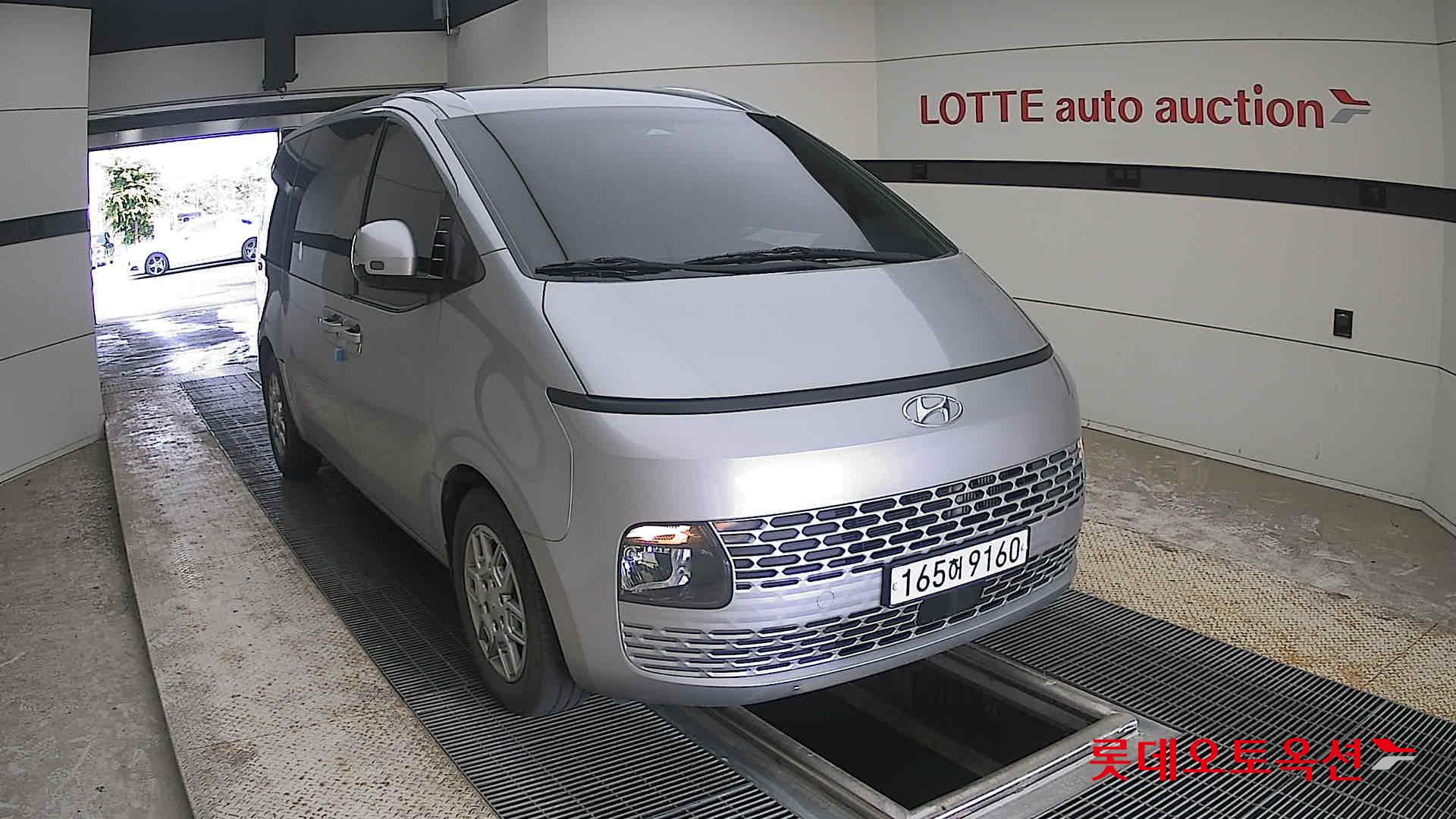 2022 - hyundai staria