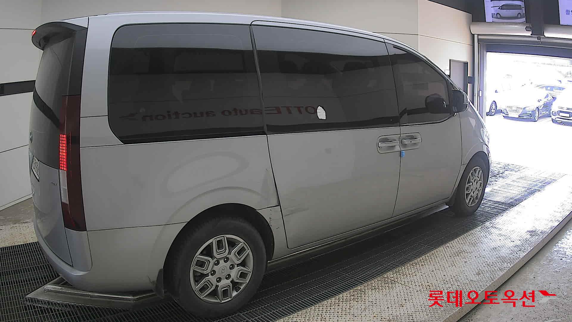 2022 - hyundai staria