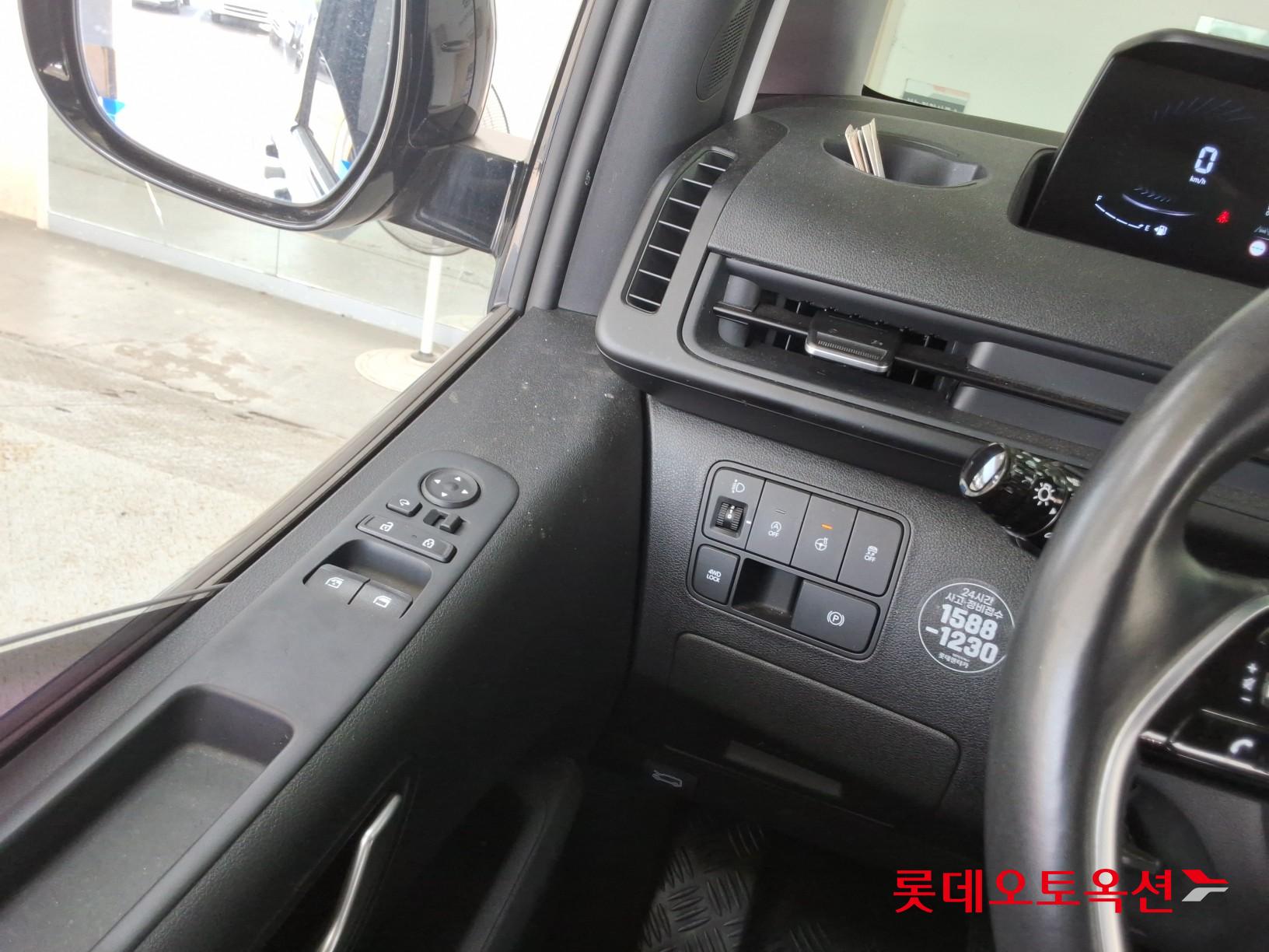 2022 - hyundai staria