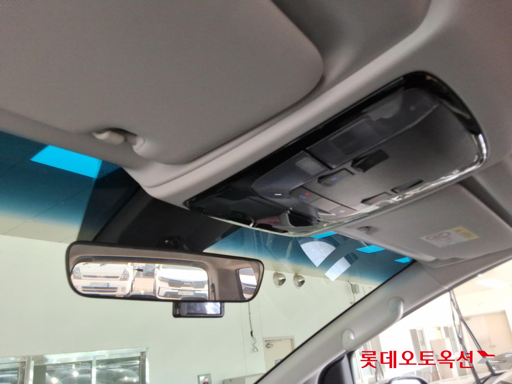 2022 - hyundai staria