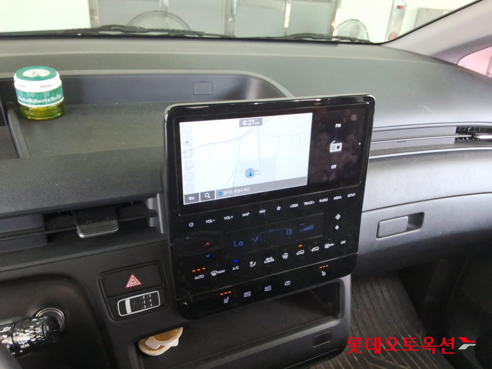 2022 - hyundai staria