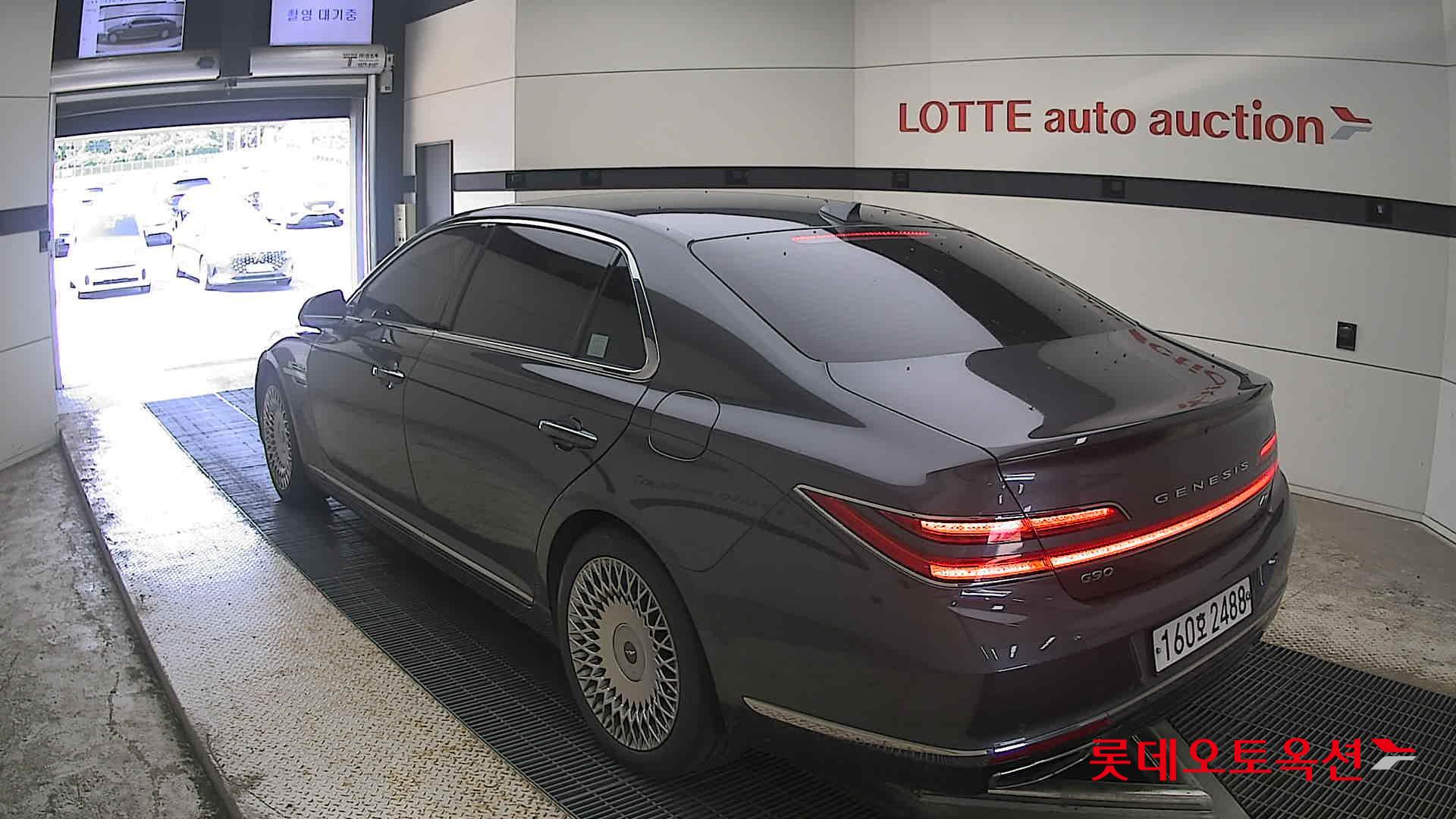 2021 - genesis g90