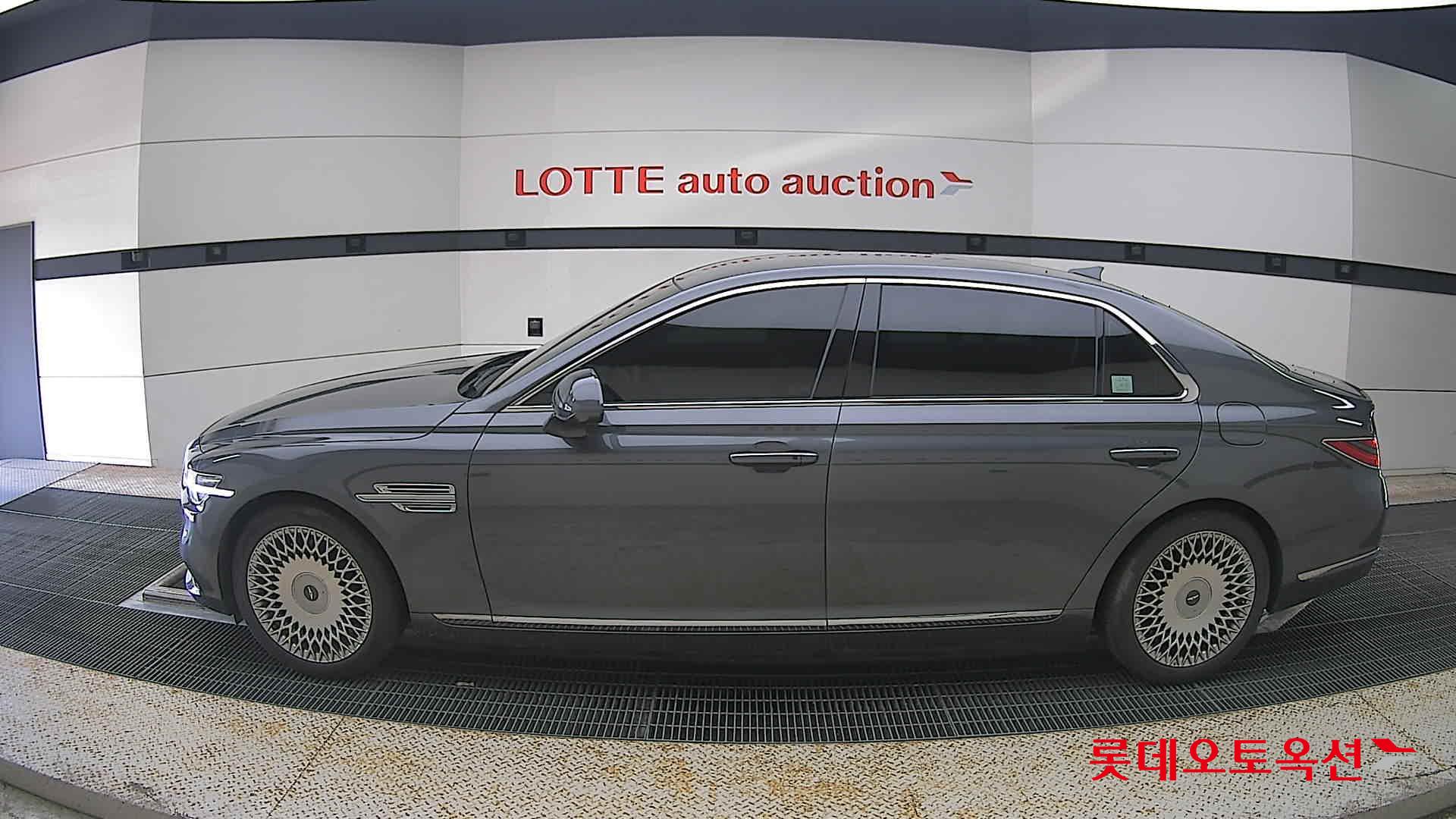 2021 - genesis g90